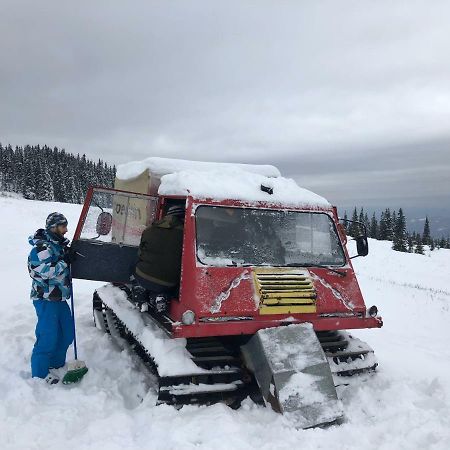 ホテルMarmaros Rescue Hut Dilove エクステリア 写真